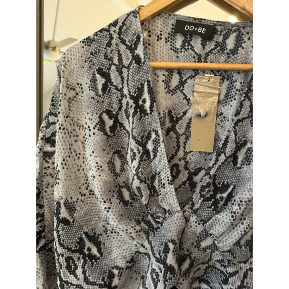 Do + Be Snake Print Crop Blouse Long Sleeve Top M - Picture 4 of 5